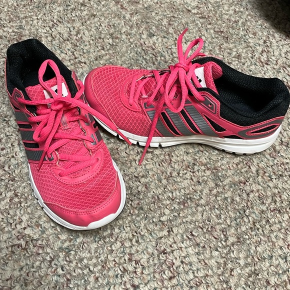 Adidas runners - Picture 1 of 7